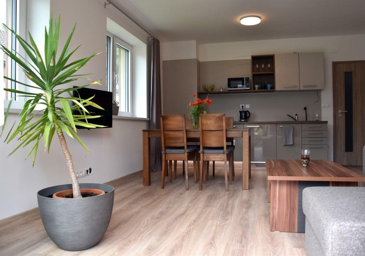 Apartamento Elemir Bešeňová Exterior foto