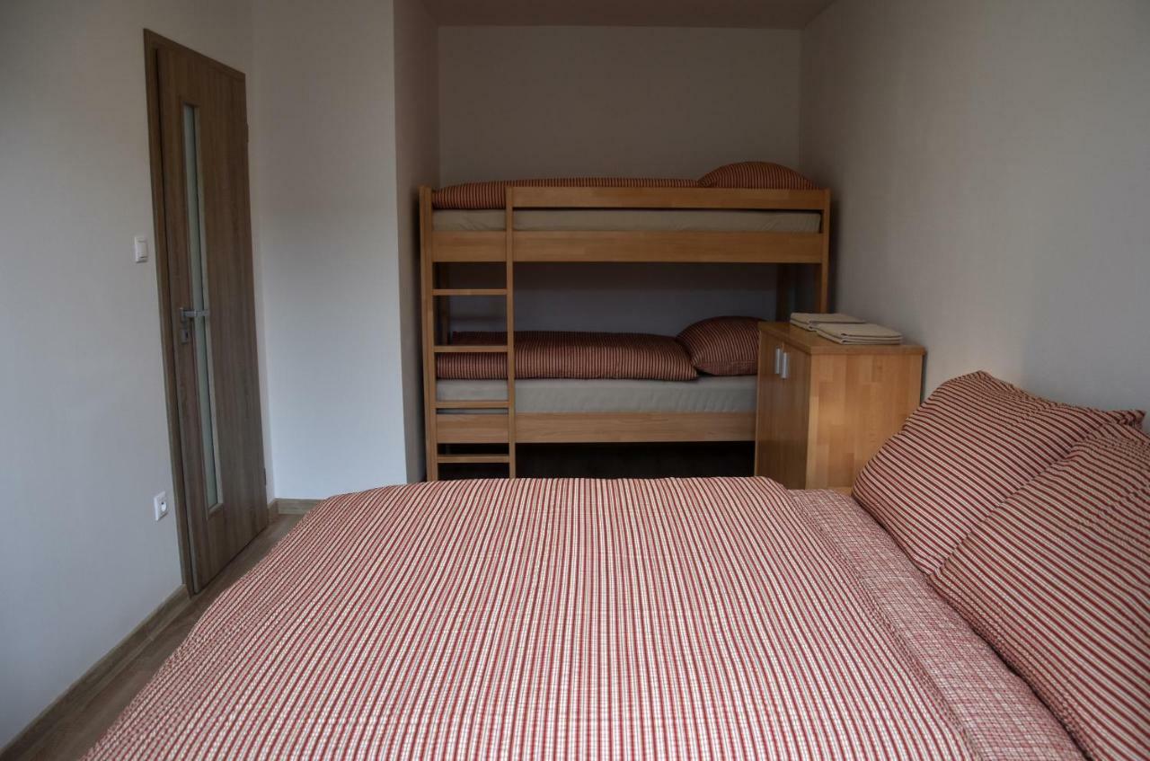 Apartamento Elemir Bešeňová Exterior foto