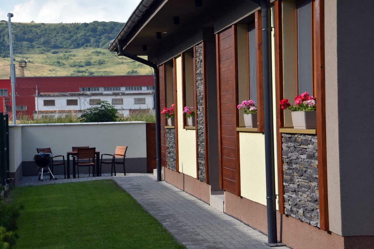 Apartamento Elemir Bešeňová Exterior foto