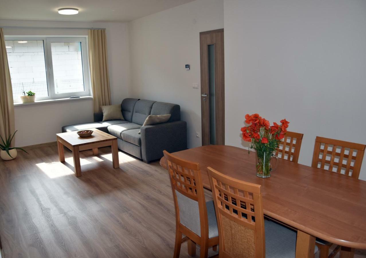 Apartamento Elemir Bešeňová Exterior foto