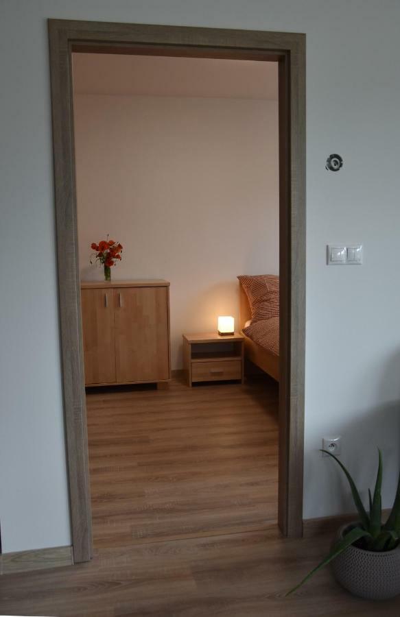 Apartamento Elemir Bešeňová Exterior foto