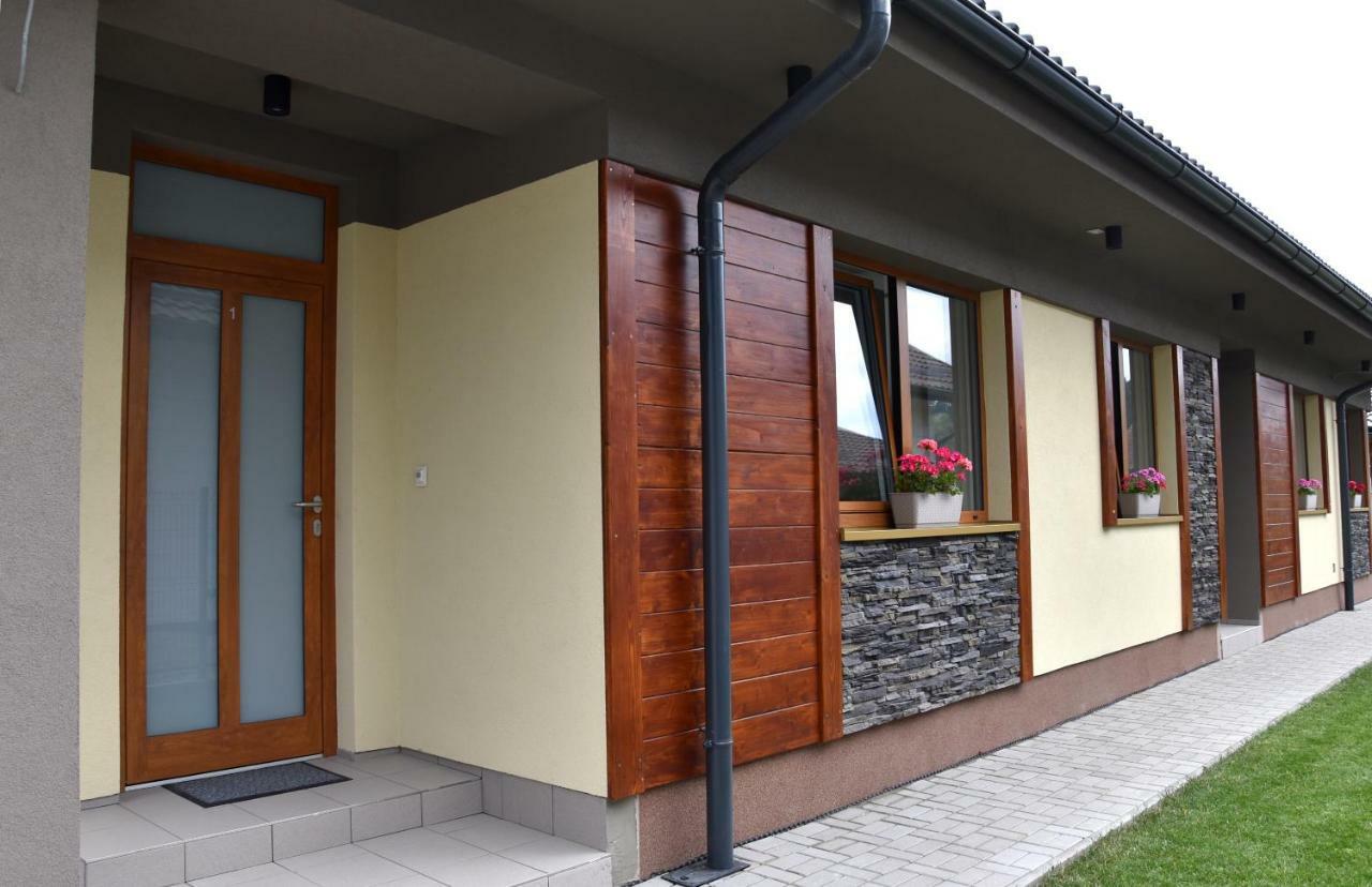 Apartamento Elemir Bešeňová Exterior foto