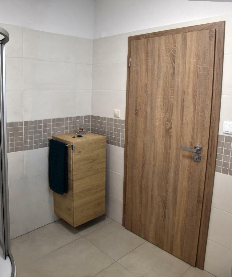 Apartamento Elemir Bešeňová Exterior foto