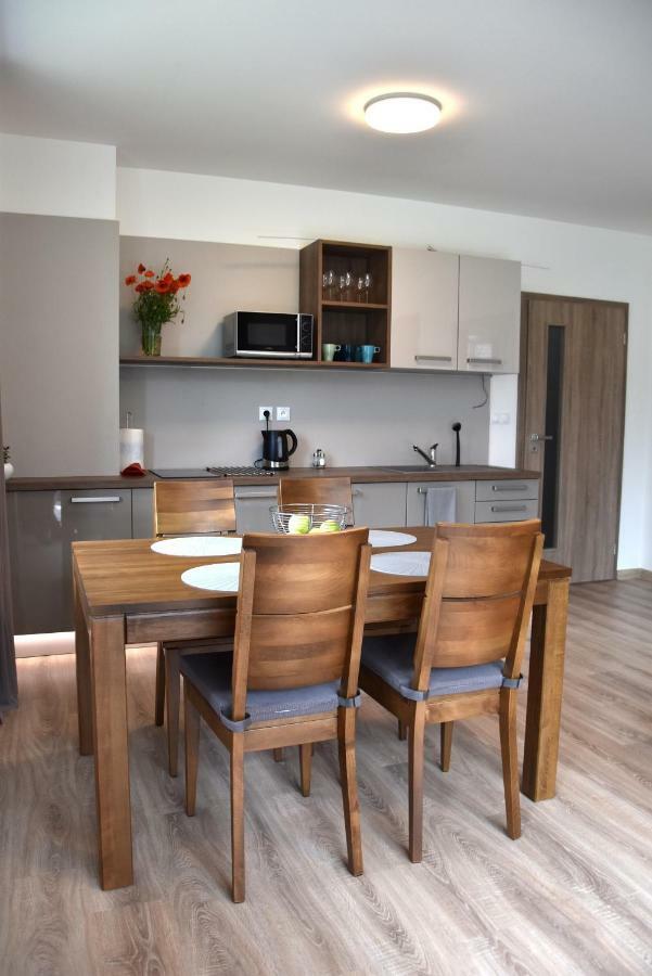 Apartamento Elemir Bešeňová Exterior foto