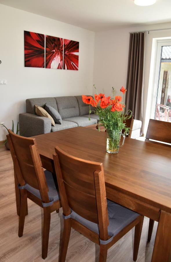 Apartamento Elemir Bešeňová Exterior foto