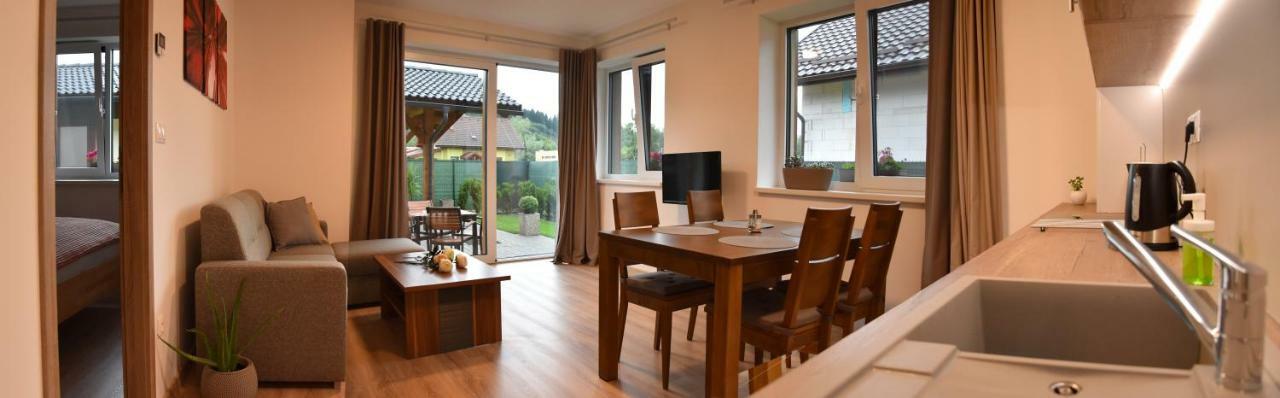 Apartamento Elemir Bešeňová Exterior foto