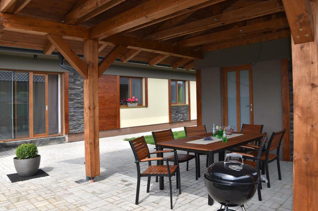 Apartamento Elemir Bešeňová Exterior foto