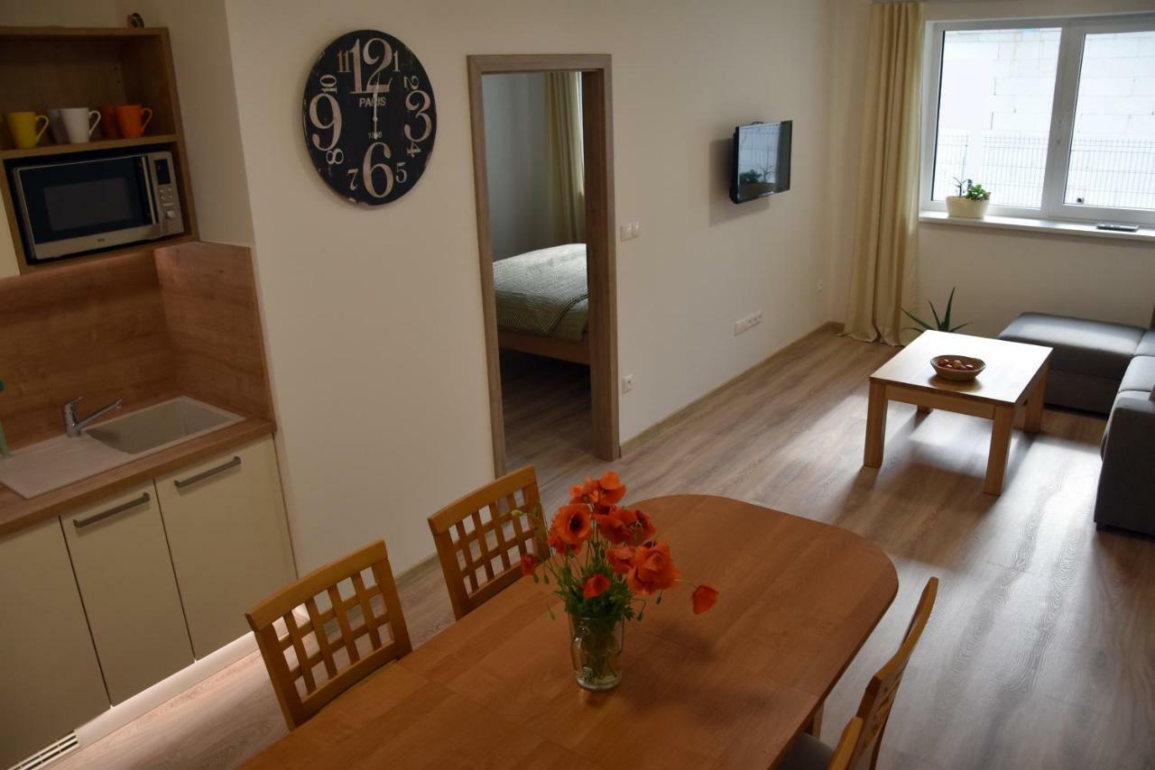 Apartamento Elemir Bešeňová Exterior foto